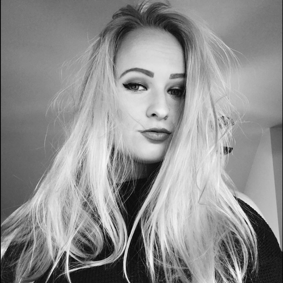 Meet your Posher, Haley - Picture 1 of 1